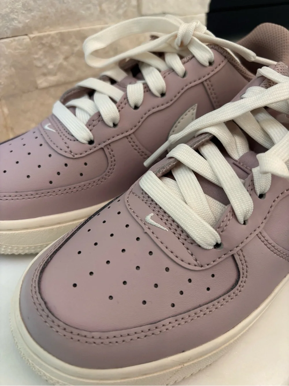Nike Low Top Sneakers in Mauve with White Swoosh